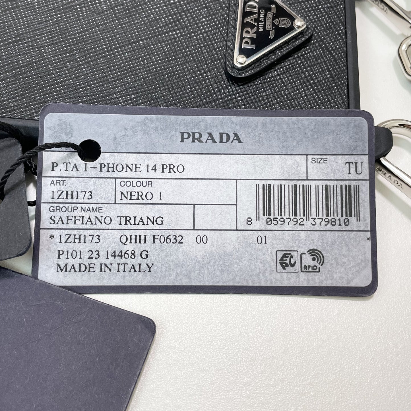 PRADA プラダ iPhone 14 Pro ケース スマホケース ショルダー ストラップ シンプル レディース 黒 新品未使用