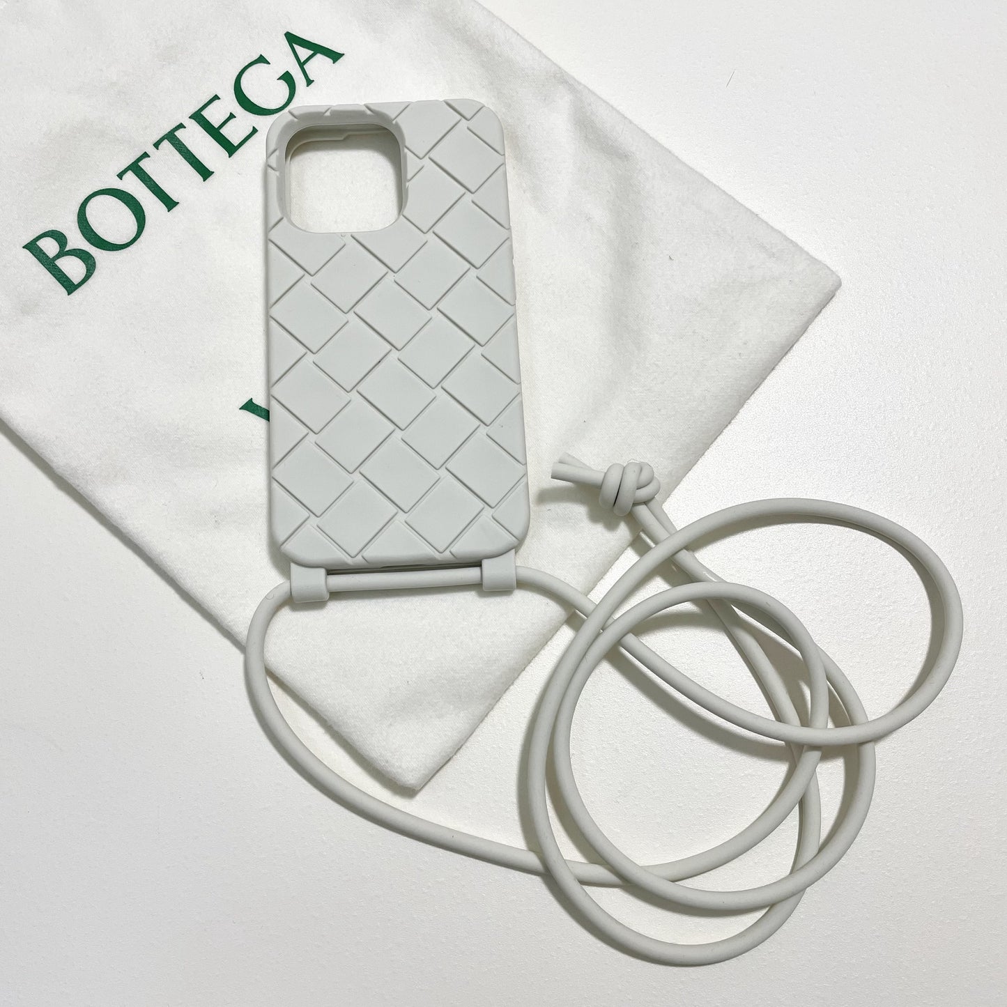 BOTTEGA VENETA ボッテガヴェネタ iPhone13Pro ケース アイフォンケース スマホケース 白 アイフォン 新品未使用