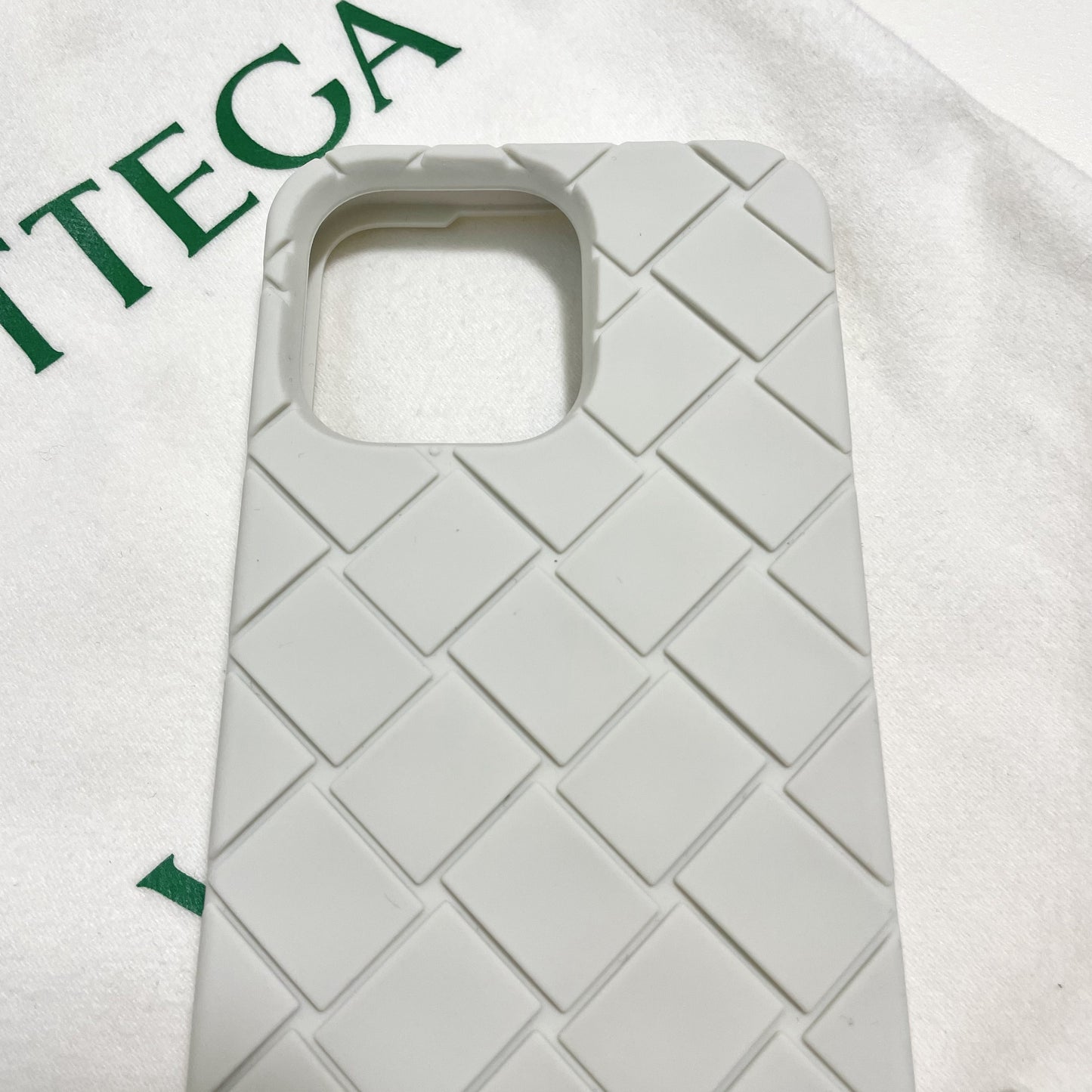 BOTTEGA VENETA ボッテガヴェネタ iPhone13Pro ケース アイフォンケース スマホケース 白 アイフォン 新品未使用