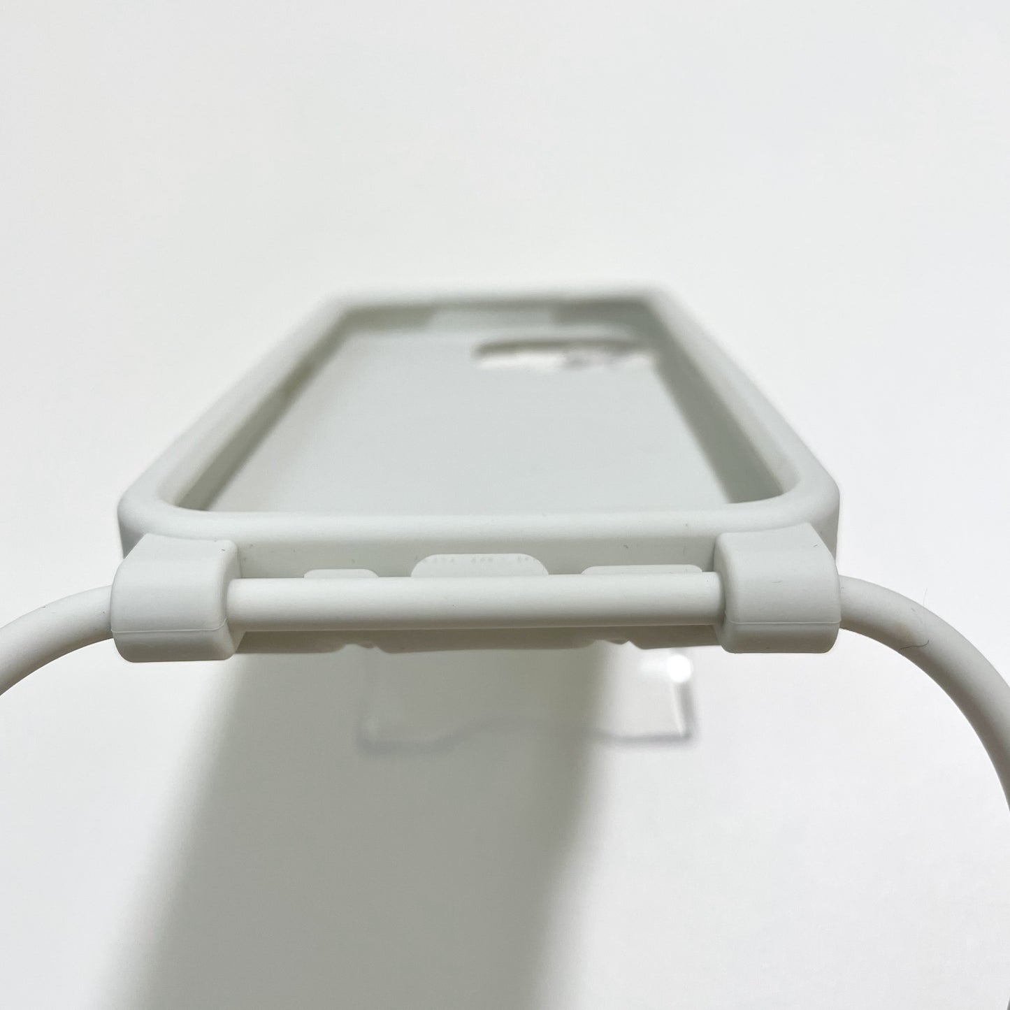 BOTTEGA VENETA ボッテガヴェネタ iPhone13Pro ケース アイフォンケース スマホケース 白 アイフォン 新品未使用