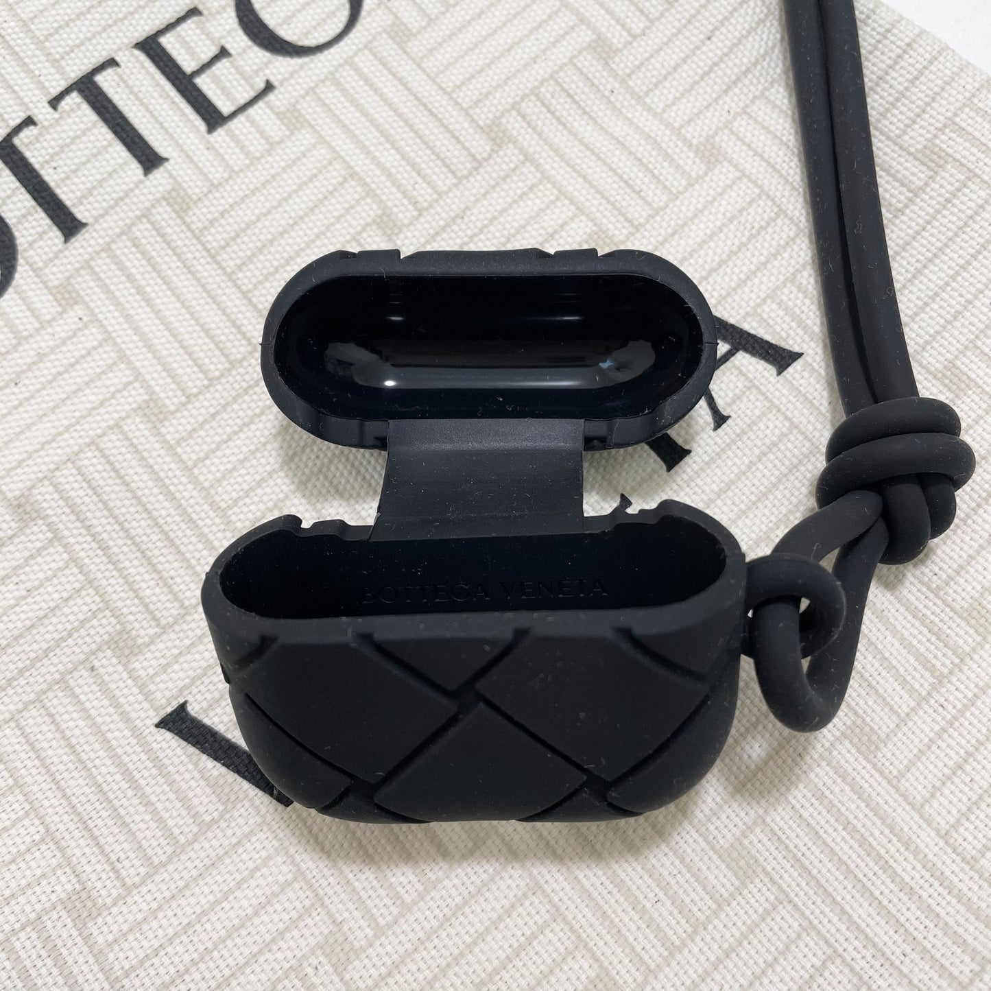 BOTTEGA VENETA ボッテガヴェネタ AirPods 第3世代 ケース エアポッツ 黒 ブラック イヤホン 新品未使用