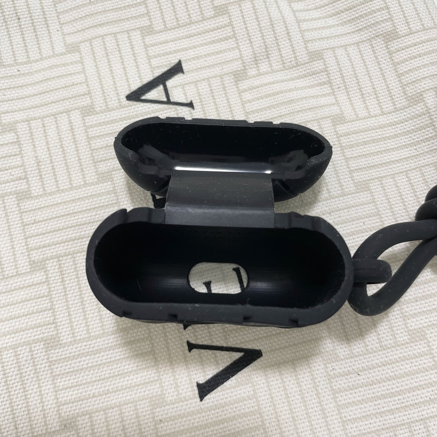 BOTTEGA VENETA ボッテガヴェネタ AirPods 第3世代 ケース エアポッツ 黒 ブラック イヤホン 新品未使用