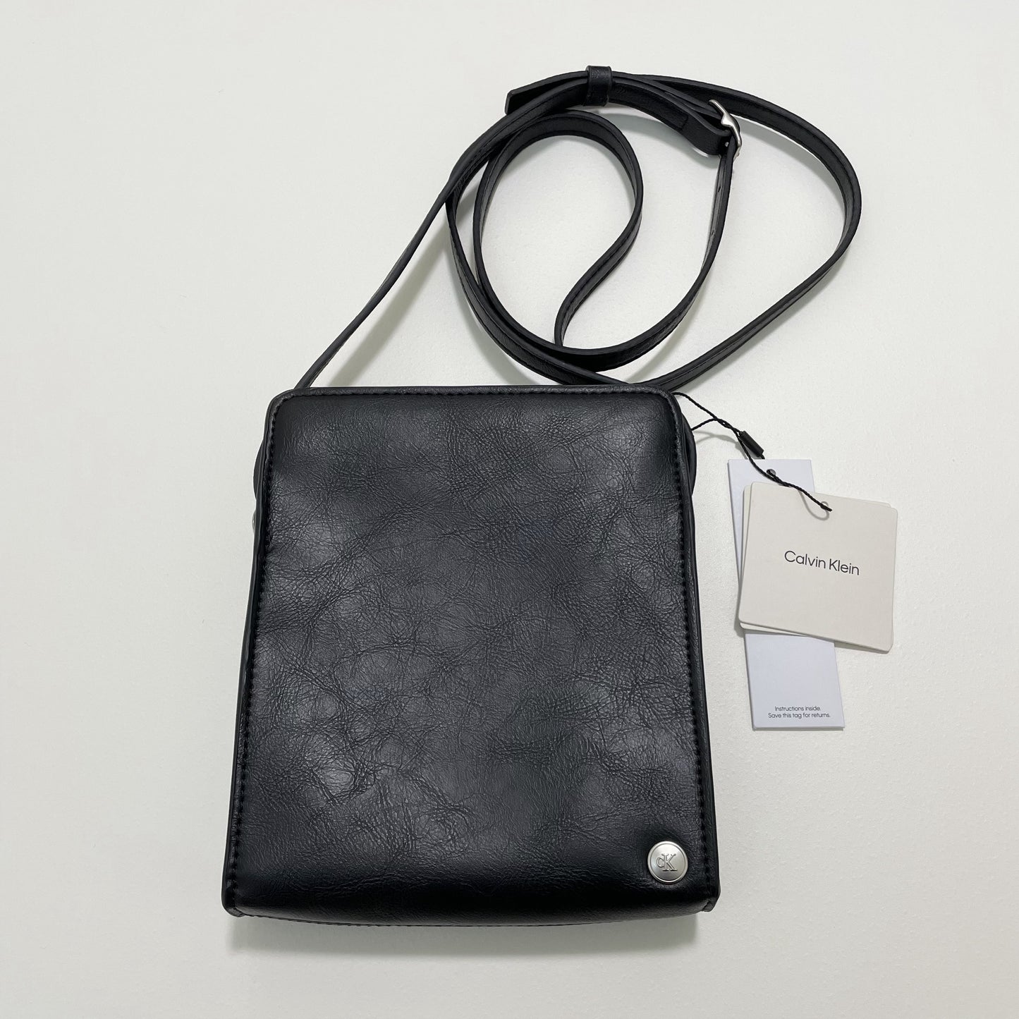 Calvin Klein カルバンクライン ショルダーバッグ 斜め掛け クロスボディバッグ シンプル ロゴ ブラック 新品未使用