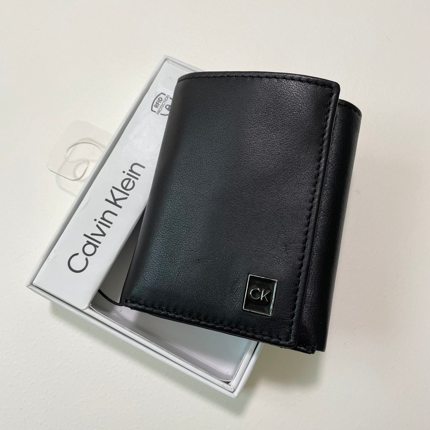 Calvin Klein カルバンクライン 財布 ウォレット コンパクト ミニ カードケース シンプル 三つ折り メンズ ブラック