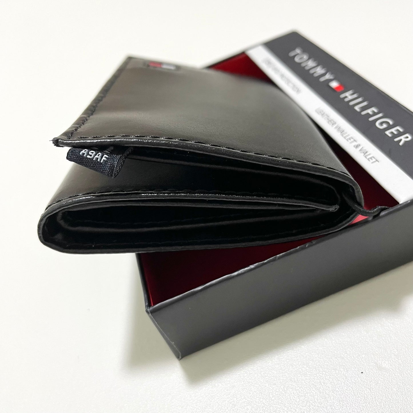 TOMMY HILFIGER トミーヒルフィガー 折り財布 ウォレット 三つ折り カードケース 小銭入れなし メンズ コンパクト