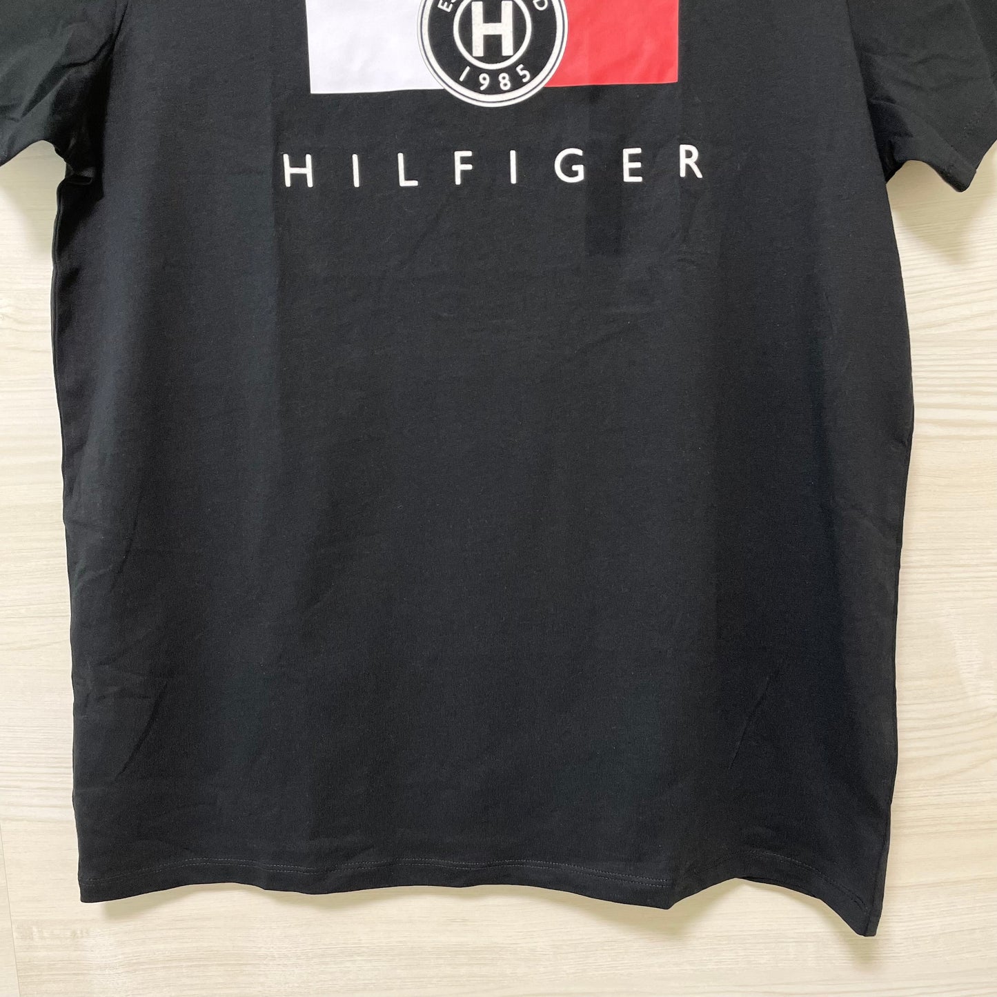 TOMMY HILFIGER トミーヒルフィガー Tシャツ S/L カットソー 半袖 プリント ロゴ シンプル メンズ 綿 ブラック