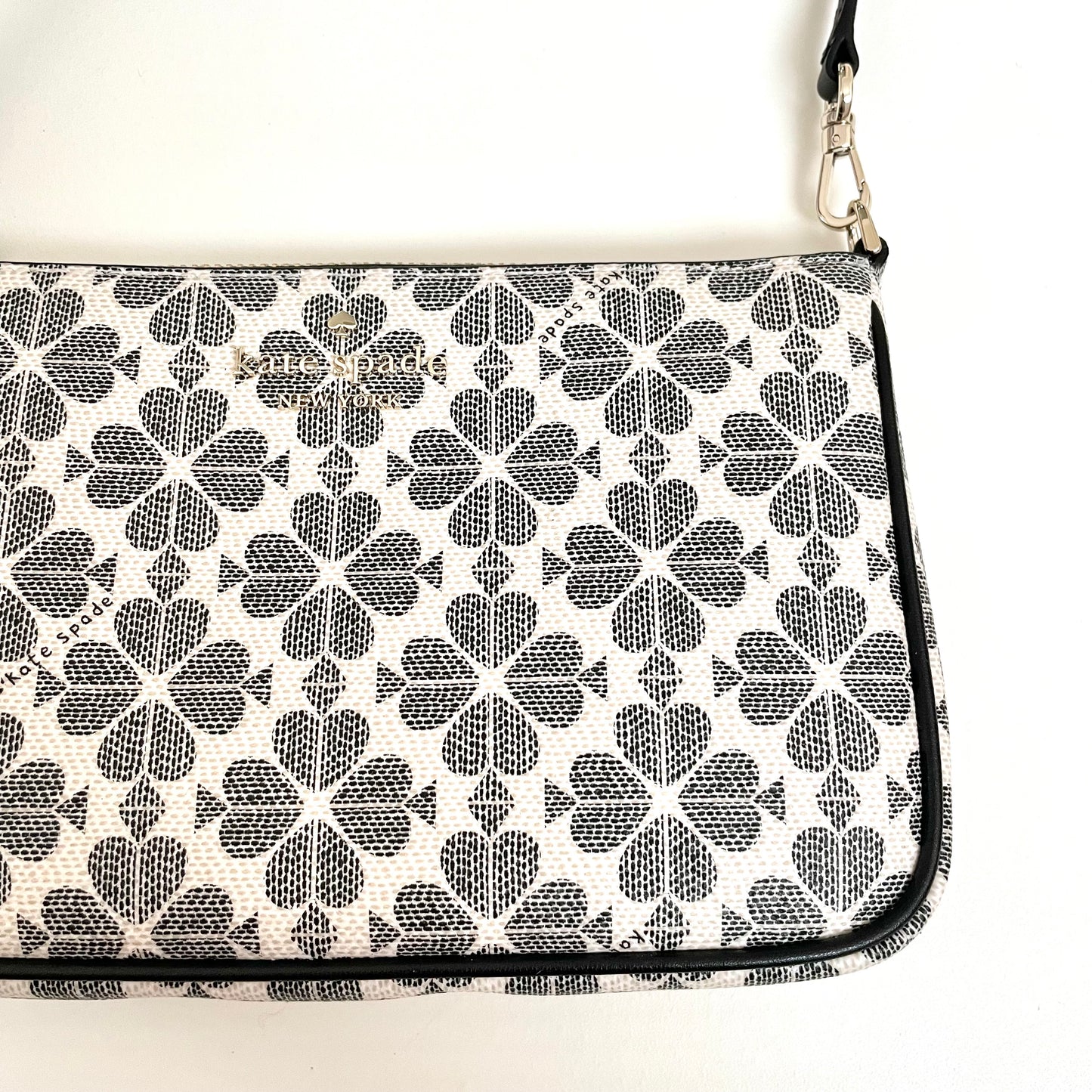 ケイトスペード クラッチバッグ リストレット フラワー レディース ポーチ 黒
