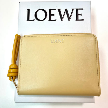 LOEWE ロエベ 財布 ウォレット ノット コンパクト ジップアラウンドレディース シャイニーナパカーフ 黄 イエロー ミニ財布