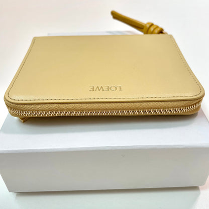 LOEWE ロエベ 財布 ウォレット ノット コンパクト ジップアラウンドレディース シャイニーナパカーフ 黄 イエロー ミニ財布