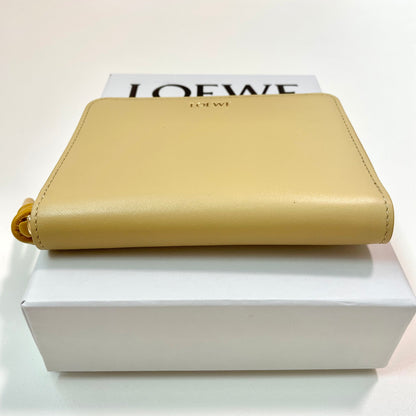 LOEWE ロエベ 財布 ウォレット ノット コンパクト ジップアラウンドレディース シャイニーナパカーフ 黄 イエロー ミニ財布