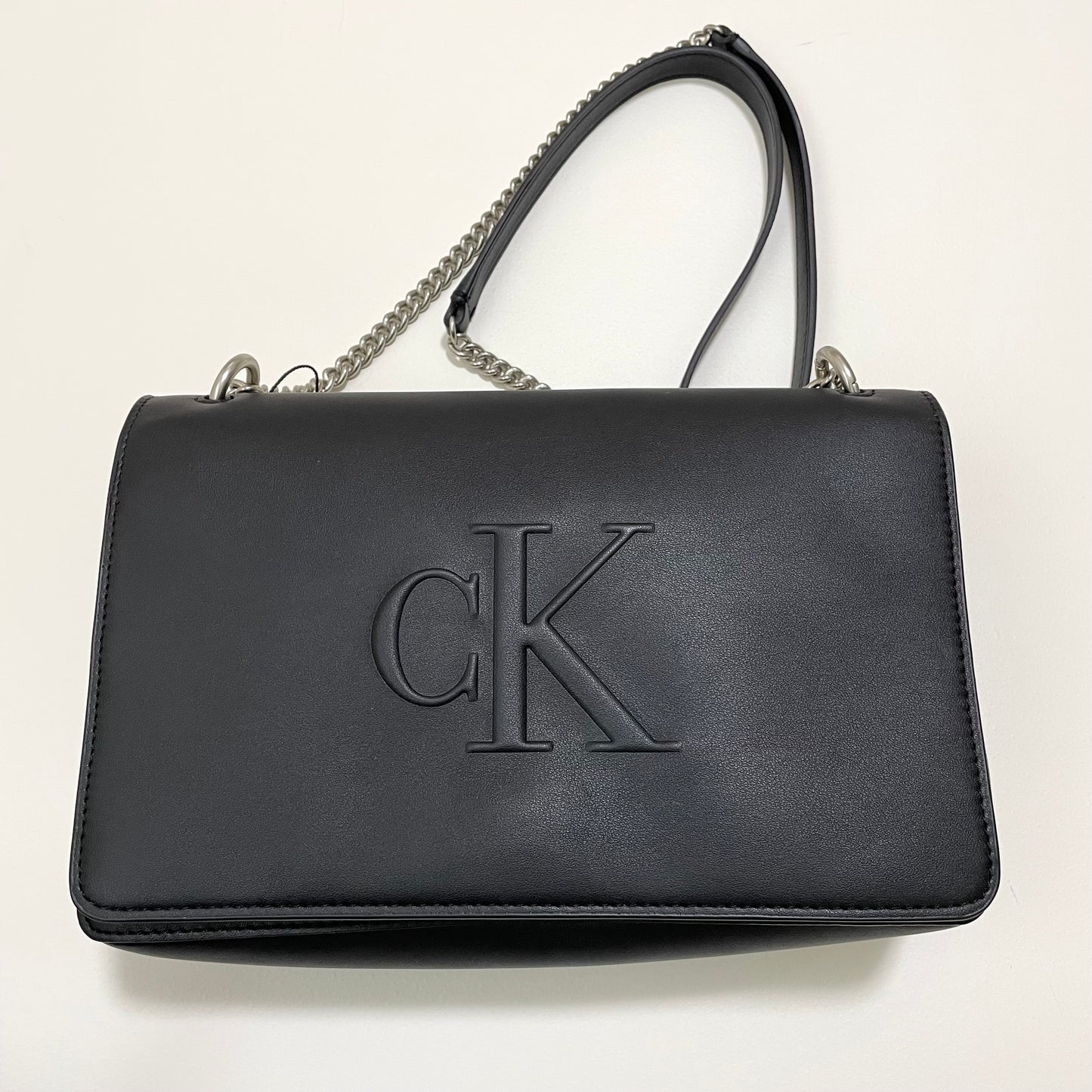 Calvin Klein カルバンクライン ショルダーバッグ レディース エンボス ロゴ CK シンプル 黒 ブラック