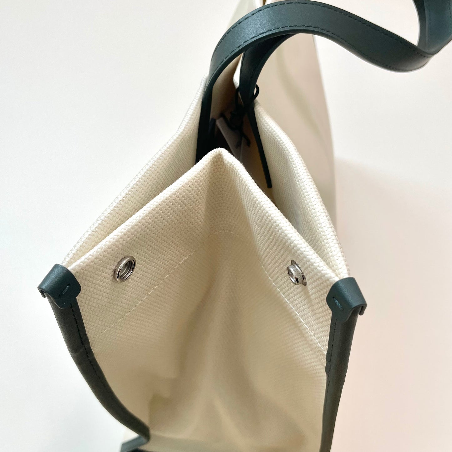 LACOSTE ラコステ バッグ レディース ヘリテージキャンバス テニススタイルトートバッグ カジュアル 大きめ 綿 ベージュ