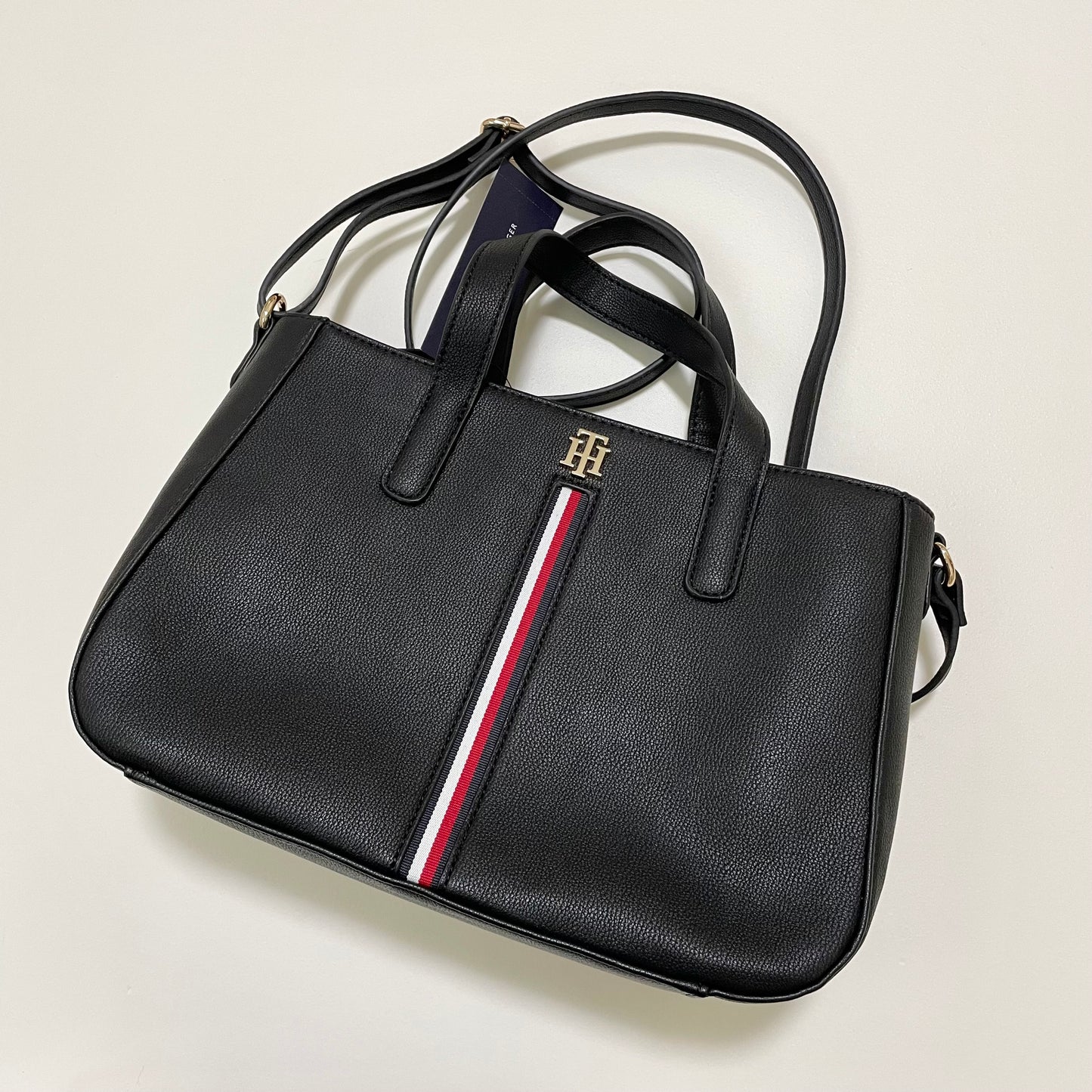 TOMMY HILFIGER トミーヒルフィガー ショルダーバッグ 斜め掛け レディース シンプル ロゴ トリコロール ブラック