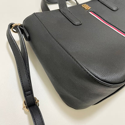 TOMMY HILFIGER トミーヒルフィガー ショルダーバッグ 斜め掛け レディース シンプル ロゴ トリコロール ブラック