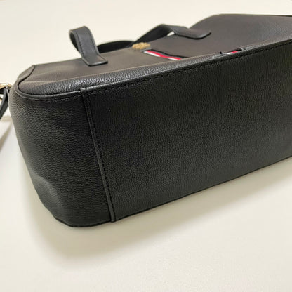 TOMMY HILFIGER トミーヒルフィガー ショルダーバッグ 斜め掛け レディース シンプル ロゴ トリコロール ブラック