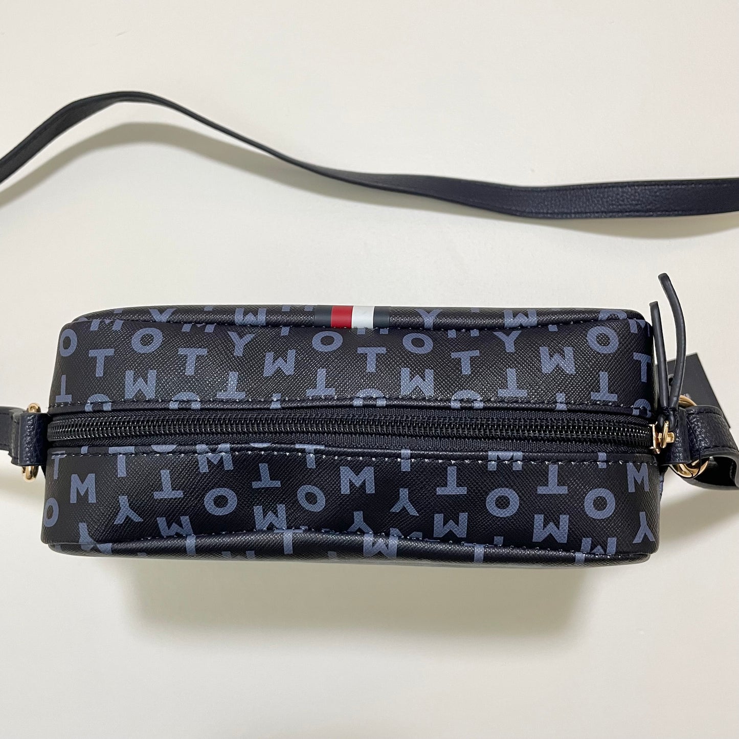 TOMMY HILFIGER トミーヒルフィガー ショルダーバッグ 斜め掛け ミニバッグ レディース トリコロール 総柄 ネイビー