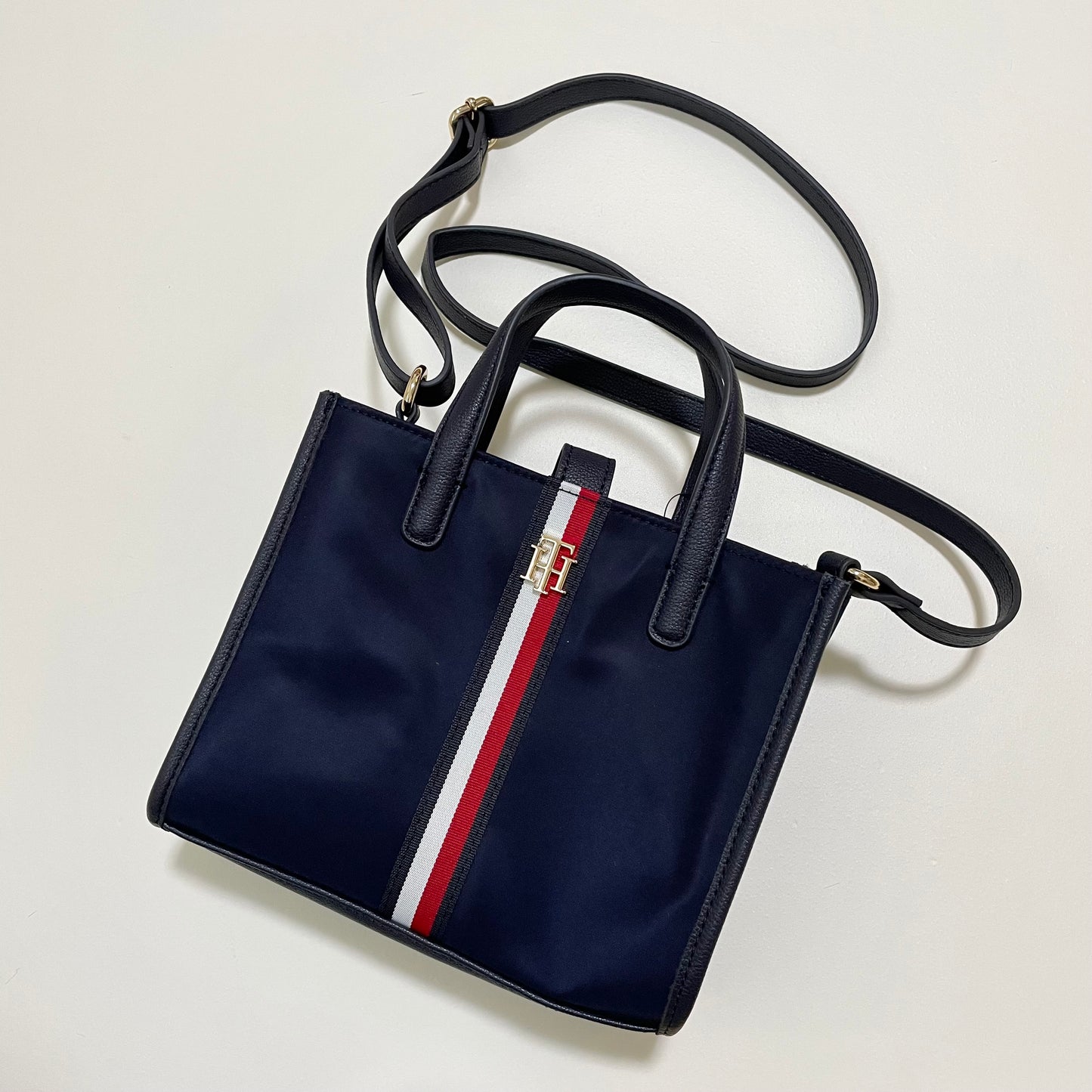 TOMMY HILFIGER トミーヒルフィガー ショルダーバッグ 斜め掛け ミニバッグ レディース ナイロン シンプル ネイビー