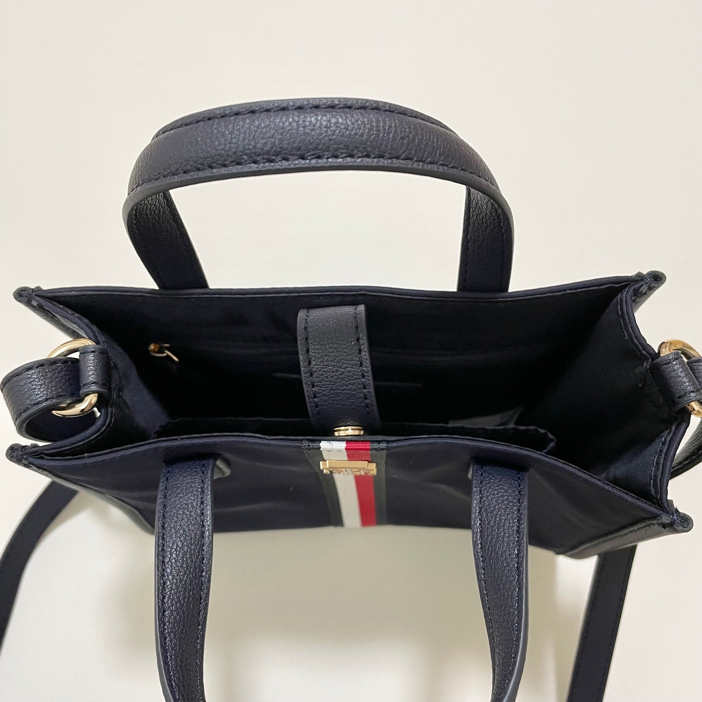 TOMMY HILFIGER トミーヒルフィガー ショルダーバッグ 斜め掛け ミニバッグ レディース ナイロン シンプル ネイビー