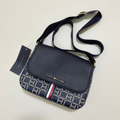 TOMMY HILFIGER トミーヒルフィガー ショルダーバッグ 斜め掛け ミニバッグ レディース 総柄 ロゴ 紺 ネイビー