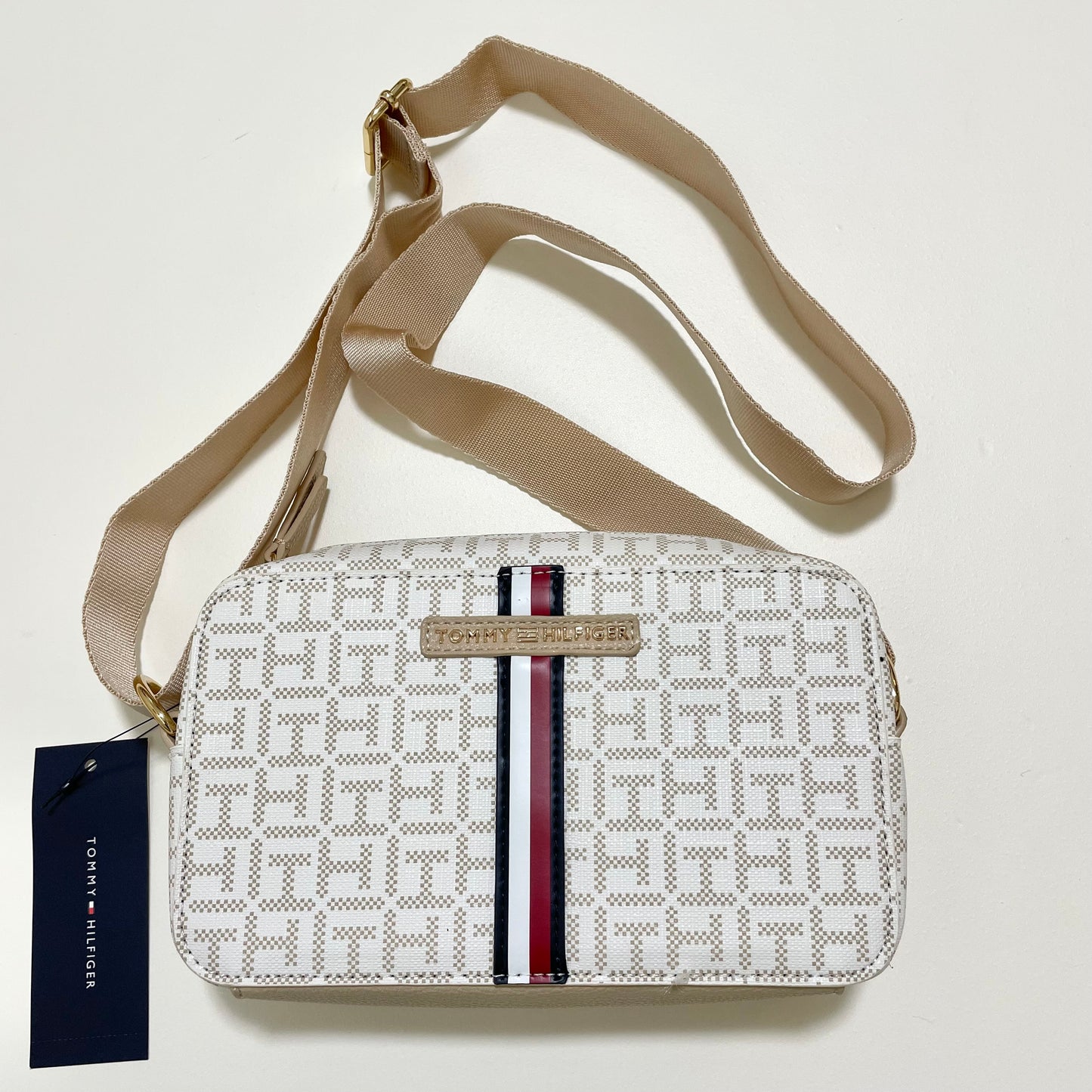 TOMMY HILFIGER トミーヒルフィガー ショルダーバッグ 斜め掛け ミニバッグ レディース 総柄 ロゴ ベージュ