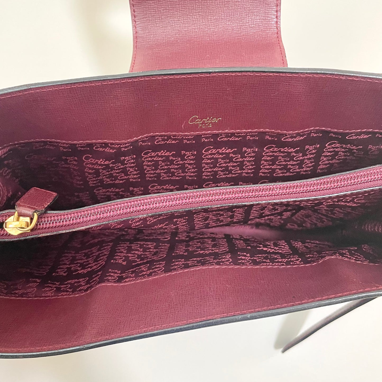 Cartier カルティエ ショルダーバッグ ターンロック マストライン 斜め掛け レザー レディース 美品 ボルドー 中古