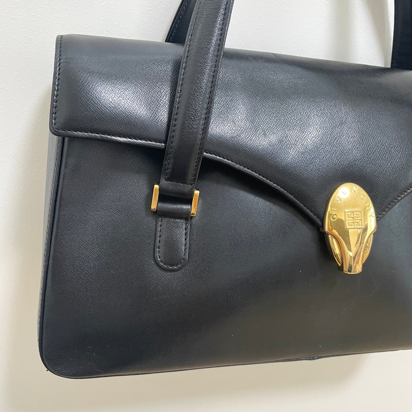 GIVENCHY ジバンシー ハンドバッグ フォーマルバッグ ミニバッグ レディース シンプル 黒 ブラック 美品 中古