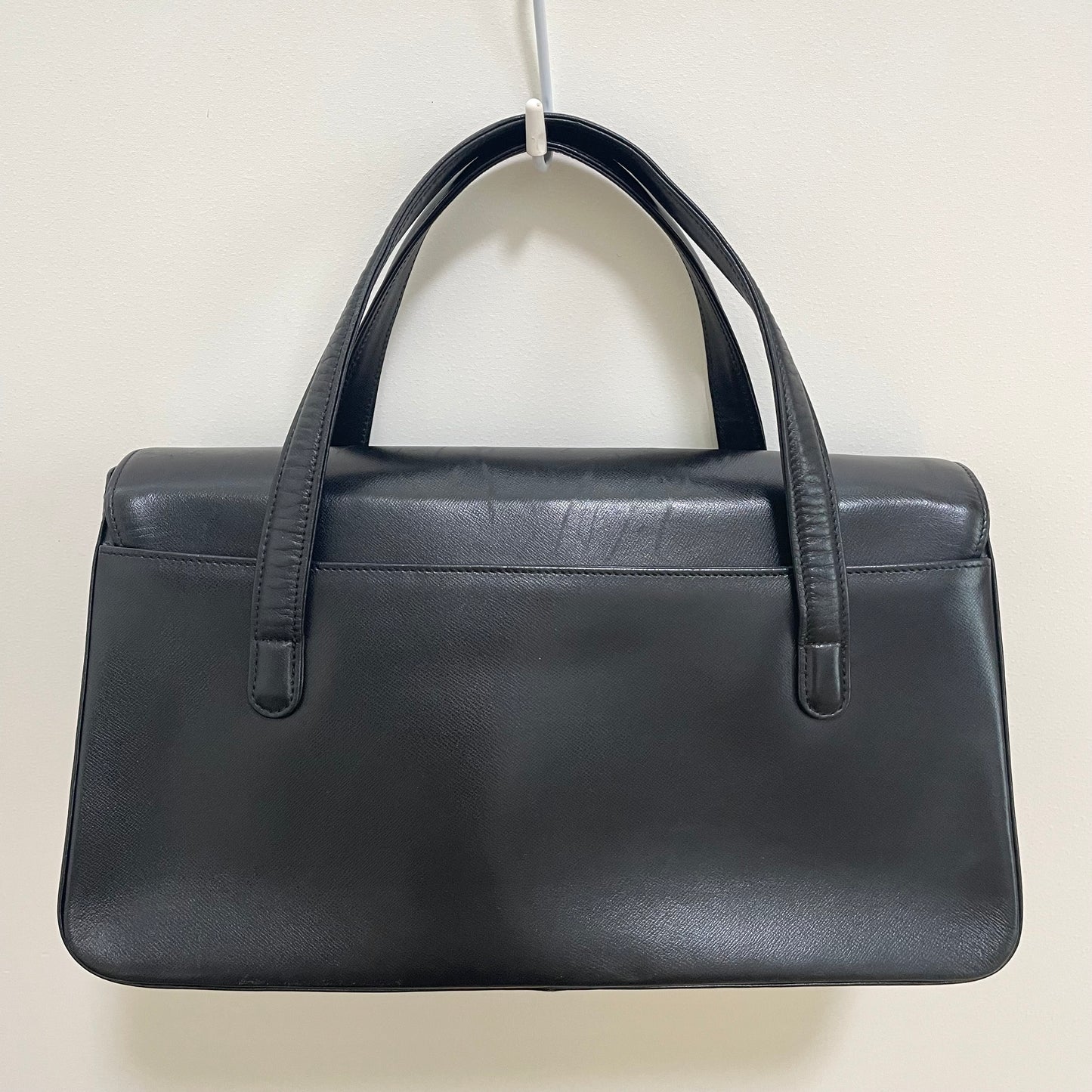 GIVENCHY ジバンシー ハンドバッグ フォーマルバッグ ミニバッグ レディース シンプル 黒 ブラック 美品 中古