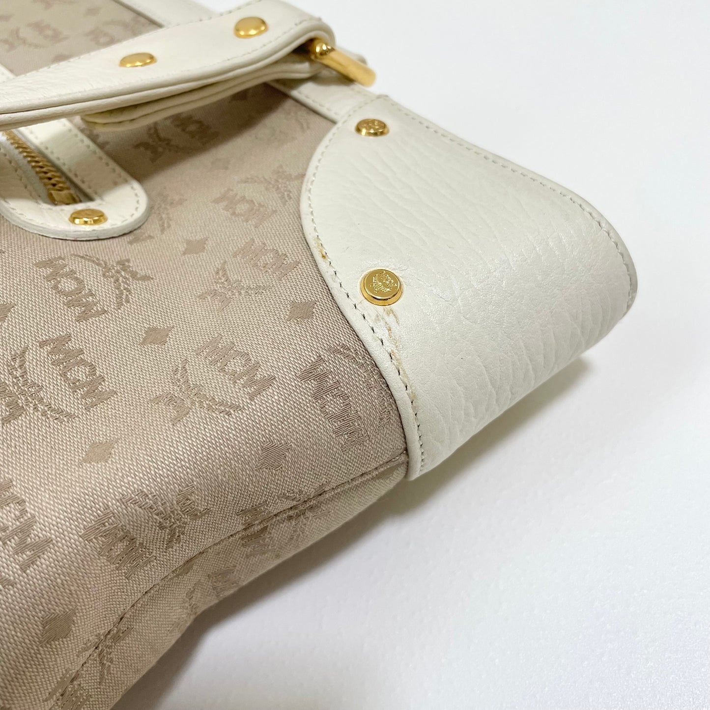 MCM エムシーエム ハンドバッグ 総柄 レディース ロゴ 白 ホワイト ベージュ 美品 中古