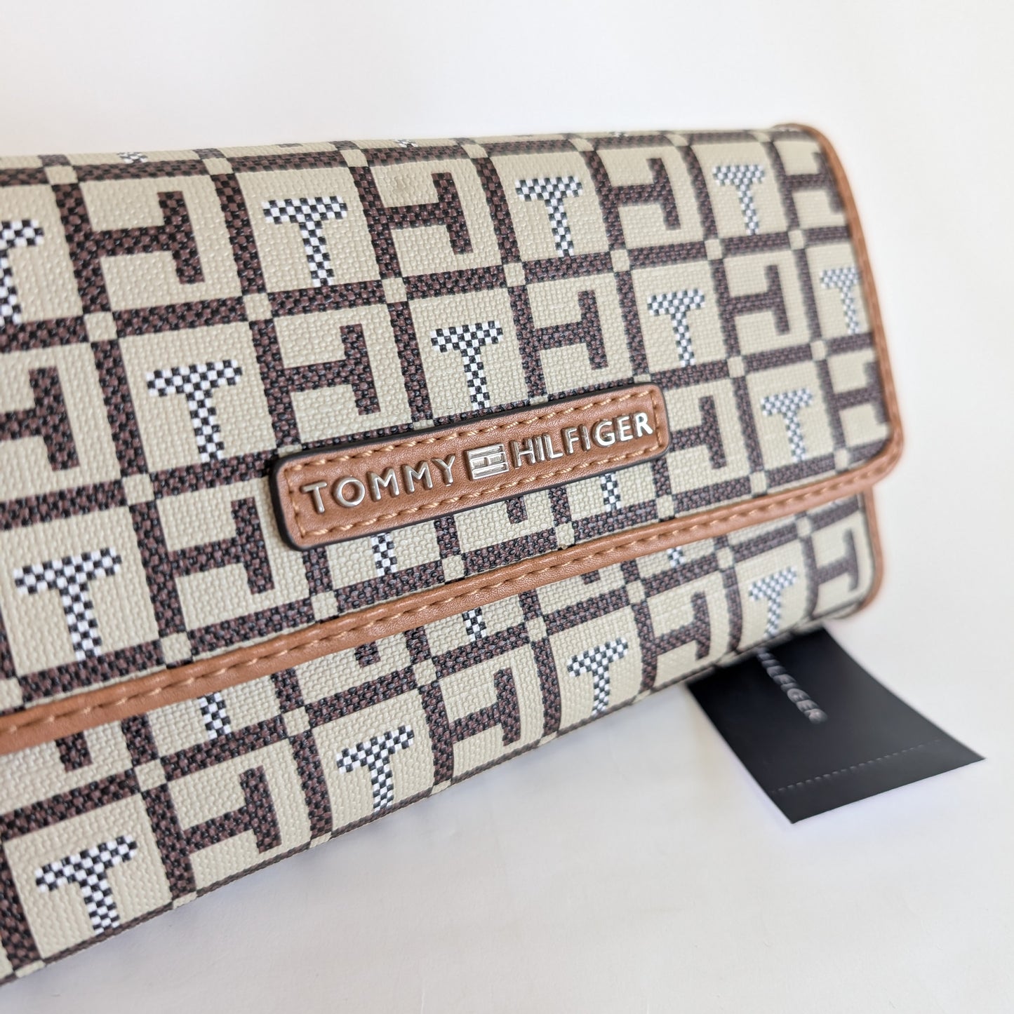 Tommy Hilfiger 長財布 おしゃれ 人気 ロゴ ブラウン TH柄