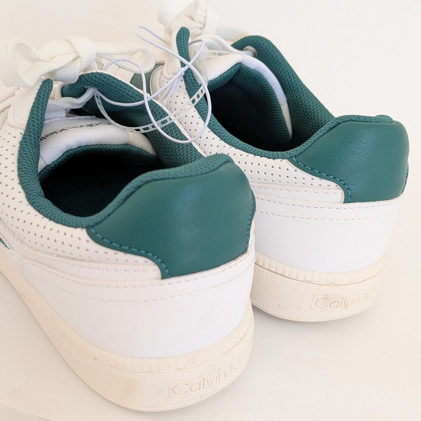 Calvin Klein スニーカー ホワイト グリーン 人気色 CKロゴ ワンポイント 26.5cm