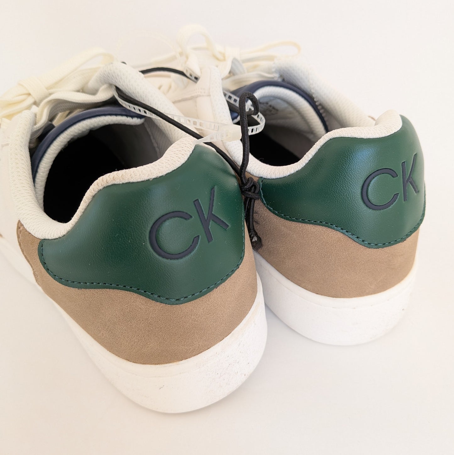 Calvin Klein スニーカー ホワイト グリーン ベージュ 人気色 CKロゴ 27.0cm