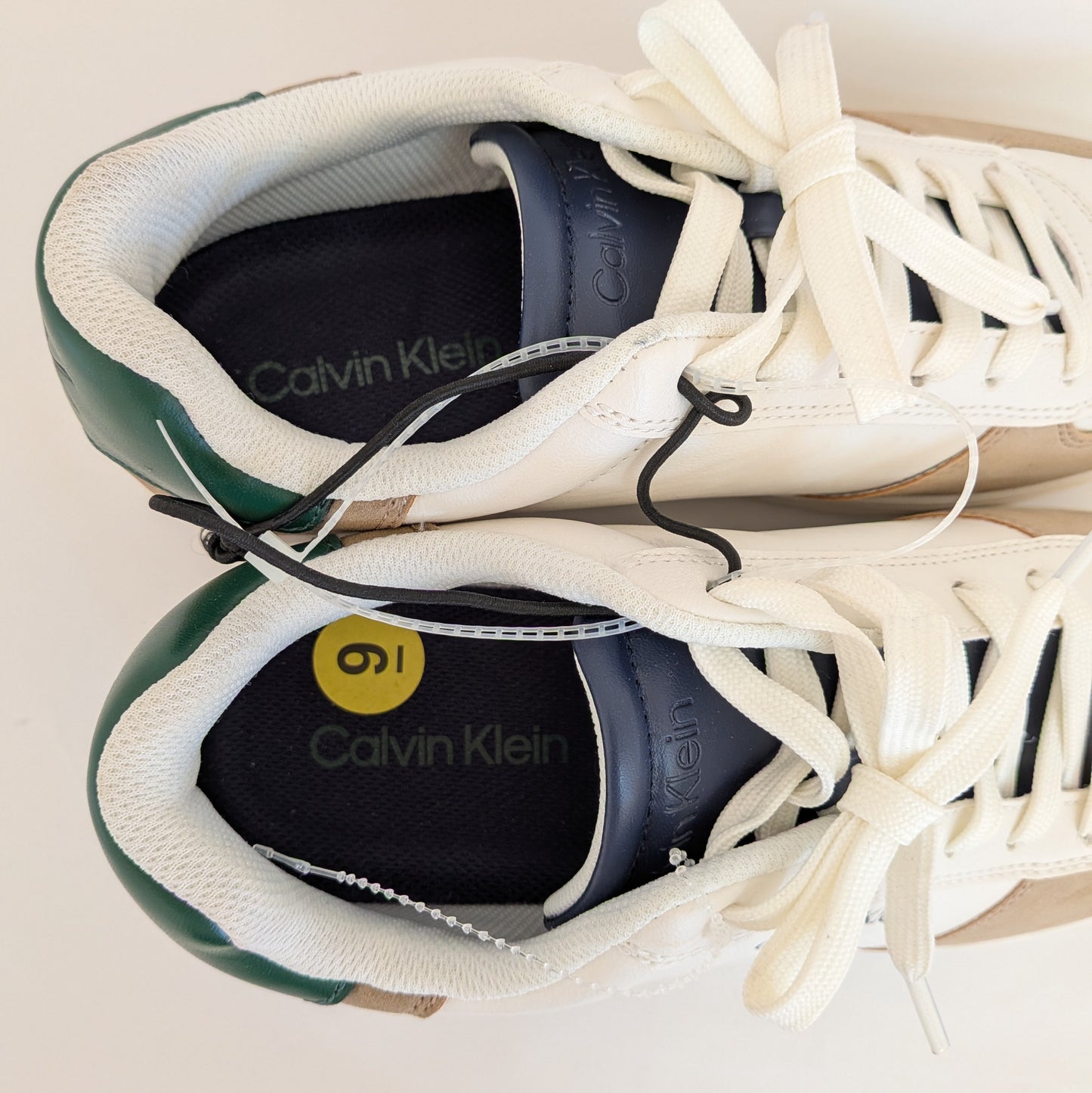 Calvin Klein スニーカー ホワイト グリーン ベージュ 人気色 CKロゴ 27.0cm